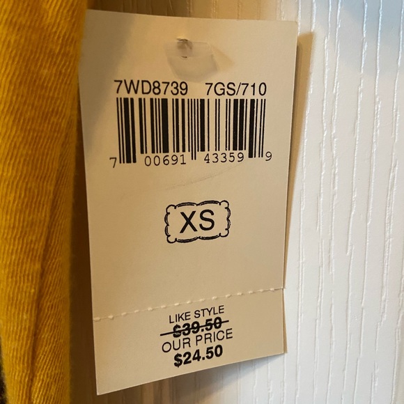 NWT Lucky Brand Elephant Graphic Tee - Picture 4 of 4